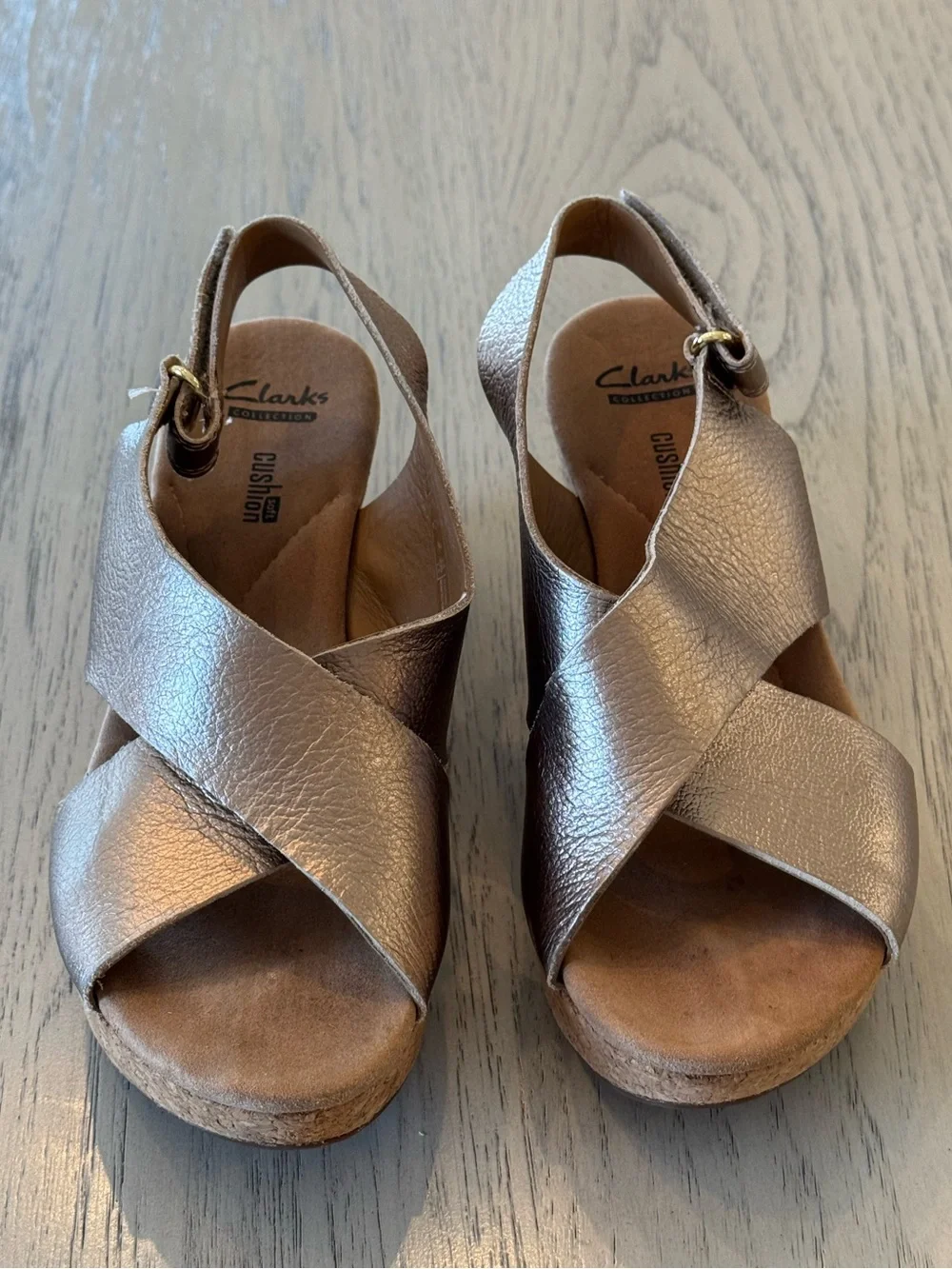 Clark’s Annadel Eirwyn metallic gold leather adjustable cork wedge sandals 7.5